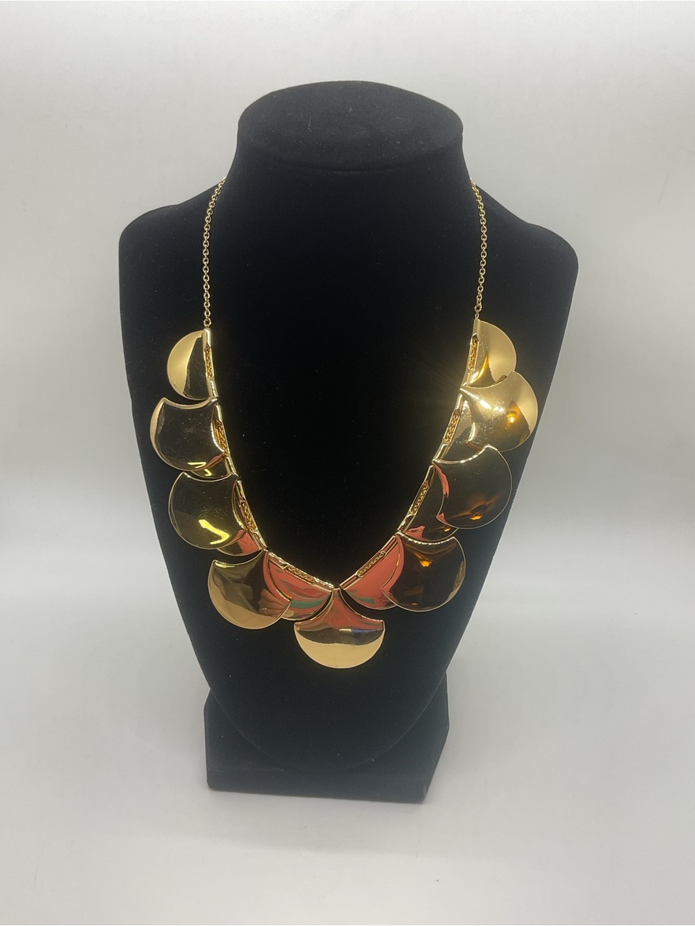 kate spade Sweetheart Scalloped Polished Gold Tone Necklace